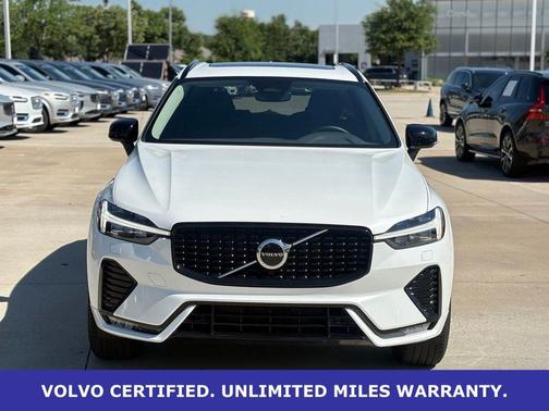 Crystal White Metallic 2025 Volvo XC60 B5 AWD