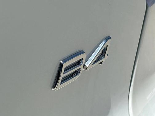 2026 Volvo XC40 B4 Plus