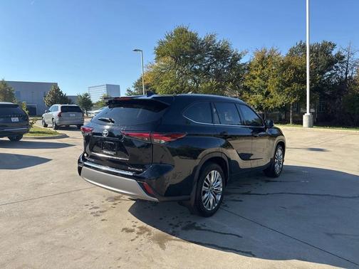 2024 Toyota Highlander Platinum