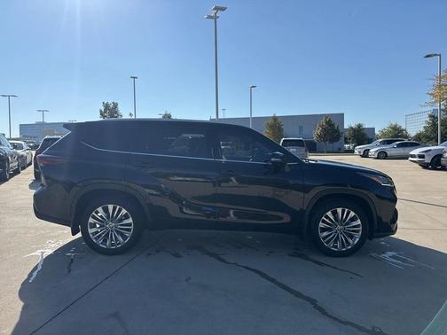 2024 Toyota Highlander Platinum
