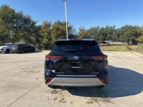 2024 Toyota Highlander Platinum