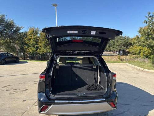 2024 Toyota Highlander Platinum