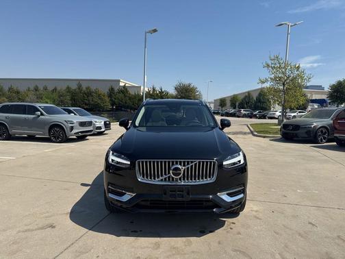 Onyx Black Metallic 2025 Volvo XC90 B6 Ultra