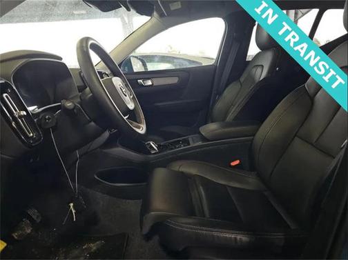 2025 Volvo XC40 B5 Plus Bright Theme