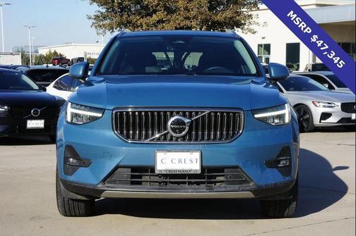 2025 Volvo XC40 B5 Plus Bright Theme