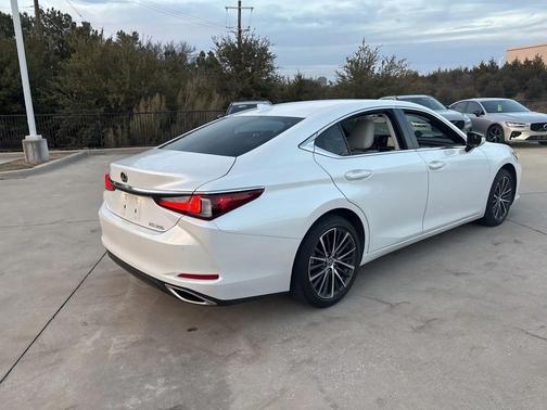 2023 Lexus ES 350 Base