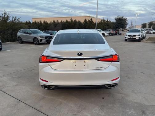 2023 Lexus ES 350 Base