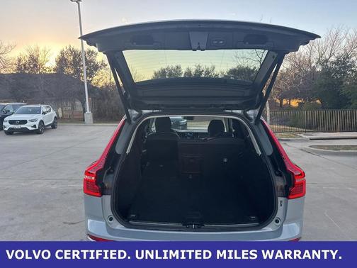 2025 Volvo XC60 B5 Plus