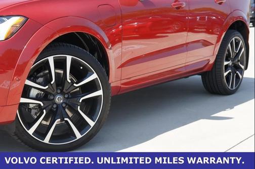 2025 Volvo XC60 Plug-In Hybrid T8 Ultra