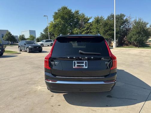 2024 Volvo XC90 B6 Plus Bright Theme