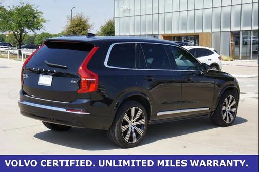 2024 Volvo XC90 B6 Plus Bright Theme
