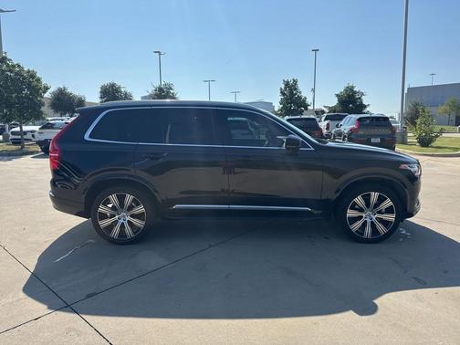2024 Volvo XC90 B6 Plus Bright Theme