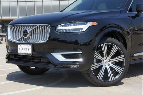 2024 Volvo XC90 B6 Plus Bright Theme