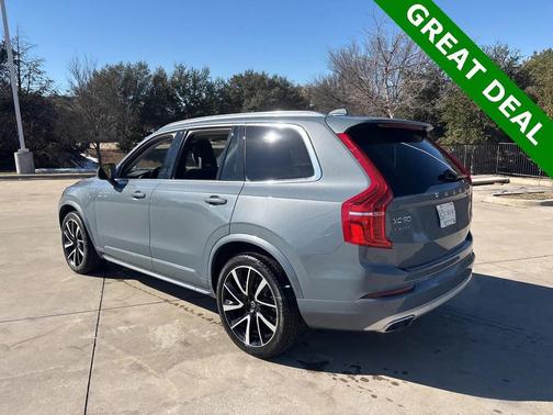 2020 Volvo XC90 T6 Momentum