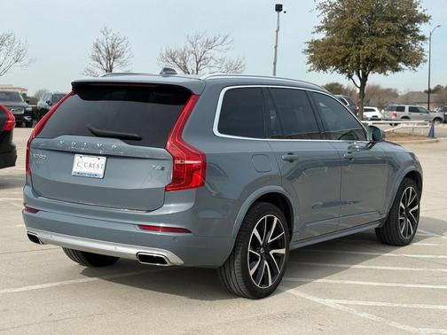 2020 Volvo XC90 T6 Momentum