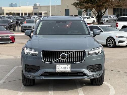 2020 Volvo XC90 T6 Momentum