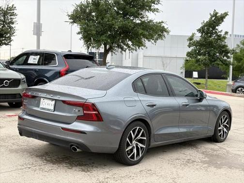 2019 Volvo S60 T6 Momentum