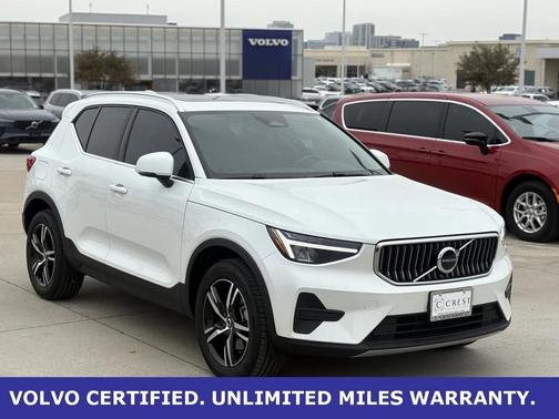2025 Volvo XC40 B5 AWD