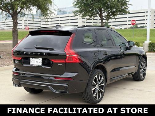Onyx Black Metallic 2024 Volvo XC60 B5 Plus Dark Theme