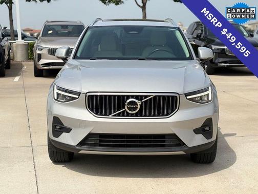 Silver Dawn Metallic 2023 Volvo XC40 B5 Plus Bright Theme