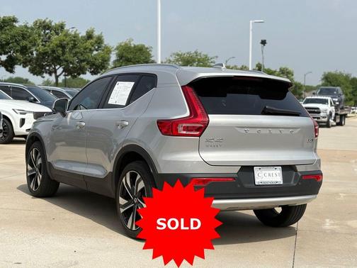 Silver Dawn Metallic 2023 Volvo XC40 B5 Plus Bright Theme