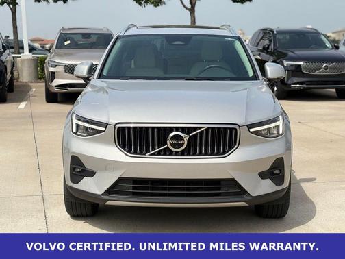 Silver Dawn Metallic 2023 Volvo XC40 B5 Plus Bright Theme