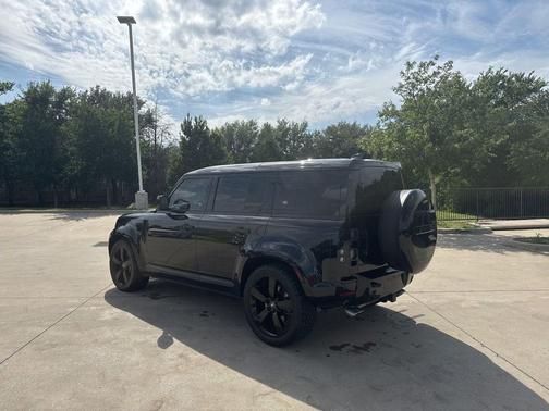 Santorini Black Metallic 2024 Land Rover Defender 110 V8