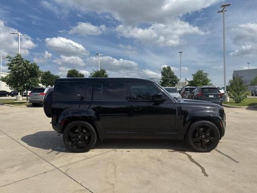 Santorini Black Metallic 2024 Land Rover Defender 110 V8