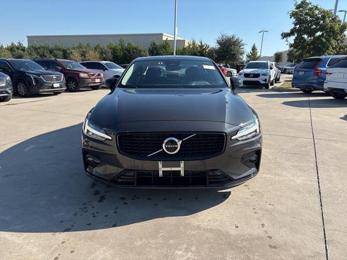 2025 Volvo S60 B5 AWD