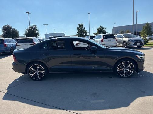 2025 Volvo S60 B5 AWD