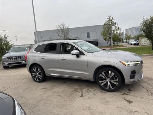2023 Volvo XC60 B5 Plus Bright Theme