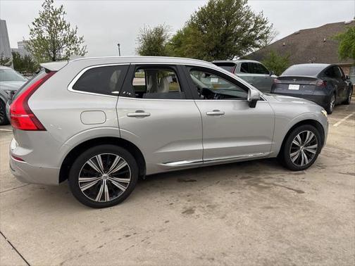 2023 Volvo XC60 B5 Plus Bright Theme