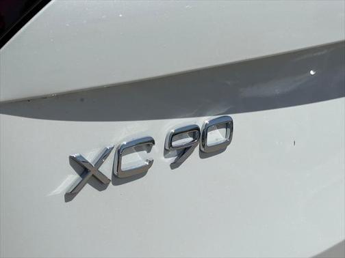 2025 Volvo XC90 Plug-In Hybrid T8 (2025.5) Plus 7-Seater