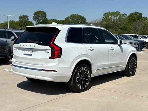 2025 Volvo XC90 Plug-In Hybrid T8 (2025.5) Plus 7-Seater
