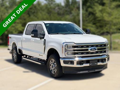 Oxford White 2025 Ford F-250 Lariat