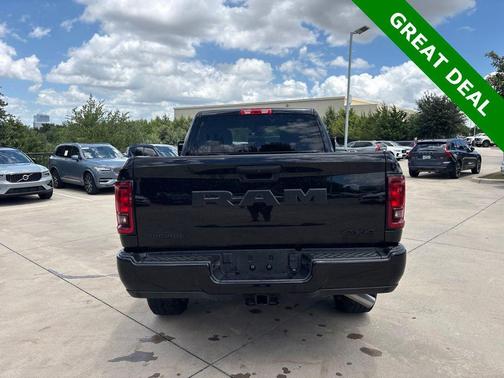 Diamond Black Crystal Pearlcoat 2025 RAM 2500 Big Horn Night Edition Plus Group