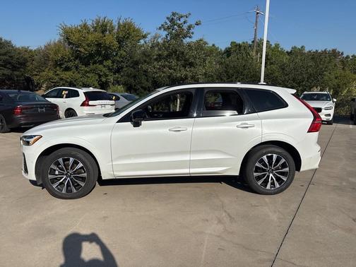 2025 Volvo XC60 B5 Plus
