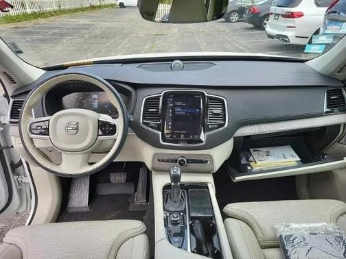 2022 Volvo XC90 T6 Inscription