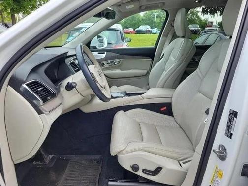 2022 Volvo XC90 T6 Inscription