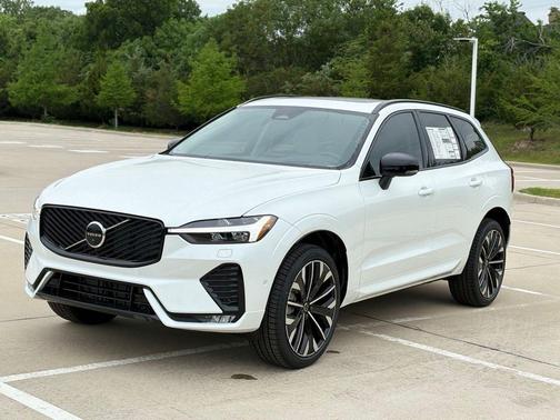 Crystal White 2026 Volvo XC60 B5 Ultra