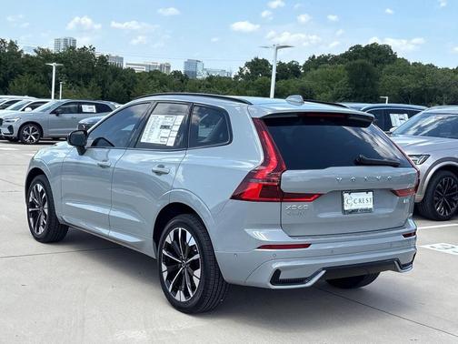 2026 Volvo XC60 B5 Plus