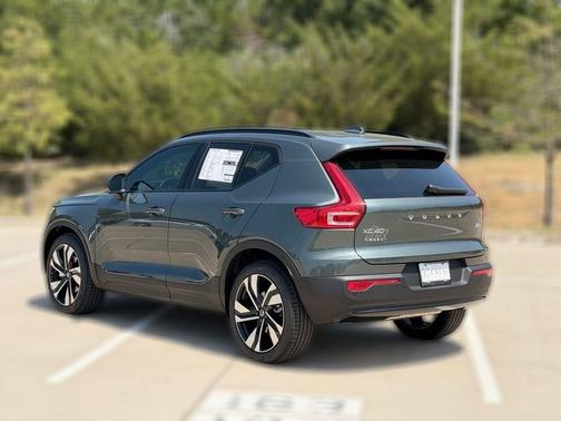 Forest Lake 2026 Volvo XC40 B5 Plus