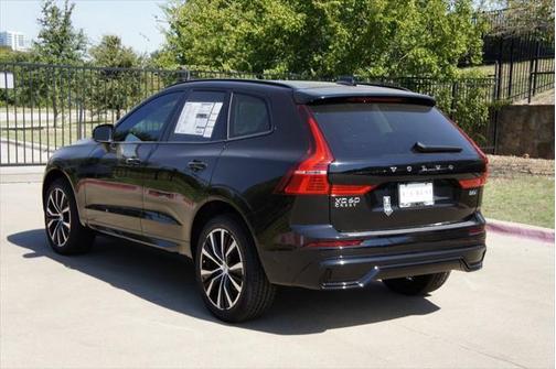 2025 Volvo XC60 B5 Plus
