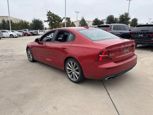 2019 Volvo S60 T5 Momentum