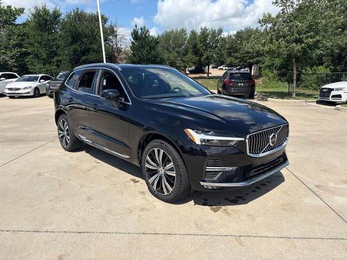 Onyx Black Metallic 2023 Volvo XC60 B5 Plus Bright Theme