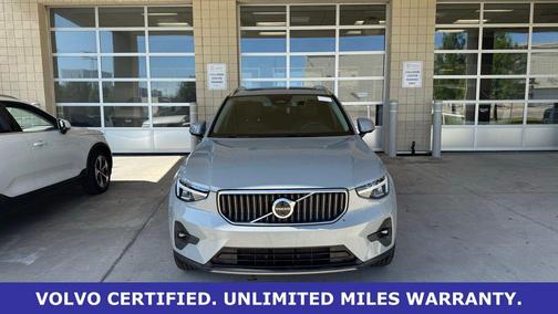 Vapour Gray Metallic 2025 Volvo XC40 B5 Plus Bright Theme