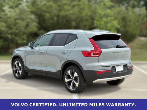 Vapour Gray Metallic 2025 Volvo XC40 B5 Plus Bright Theme