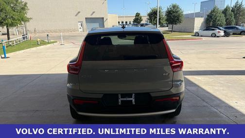 Vapour Gray Metallic 2025 Volvo XC40 B5 Plus Bright Theme