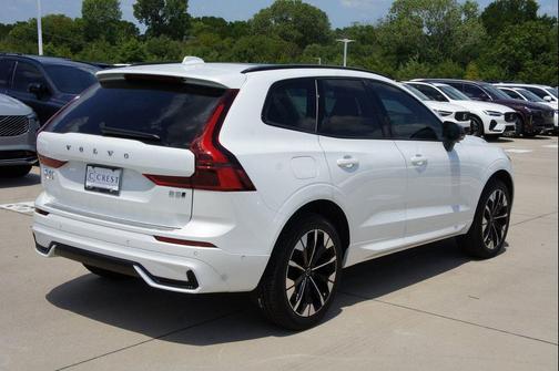 Crystal White 2026 Volvo XC60 B5 Plus