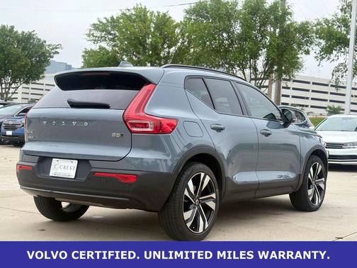 Thunder Gray Metallic 2023 Volvo XC40 B5 Plus Dark Theme